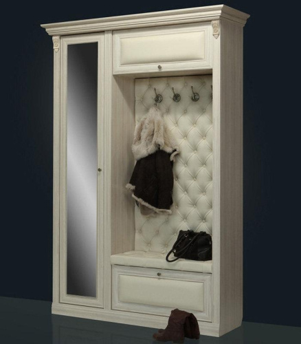 Прихожая Б5.1-1 (дверь слева с зеркалом). Фото №1